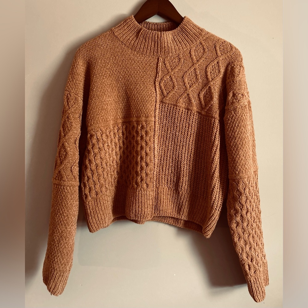 Pink Rose Brown
Cropped Mock Neck Sweater Size Medium - Picture 2 of 9